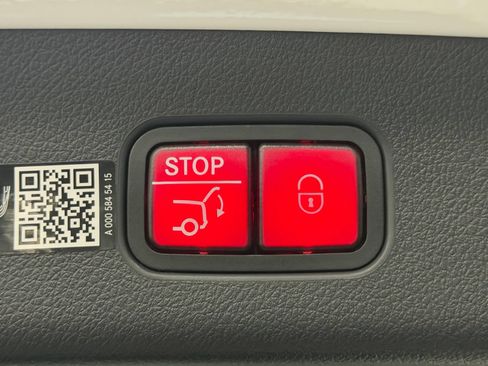 Certified 2025 Mercedes-Benz GLC 350e 4MATIC image 17