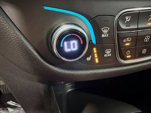 Used 2024 Chevrolet Equinox LT FWD image 28