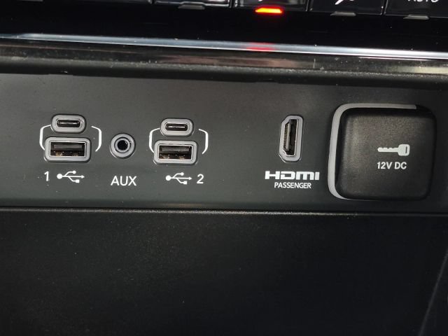 Used 2023 Jeep Grand Cherokee Limited AWD/4WD image 32