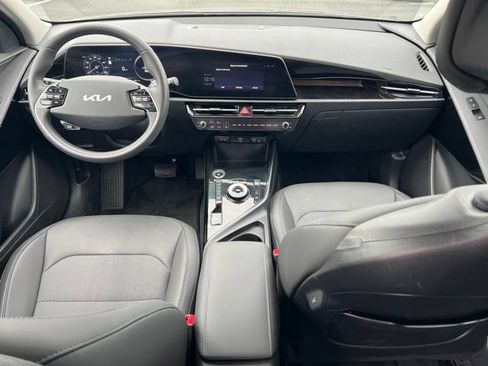 Certified 2025 Kia Niro Wind w/ Wind Preserve Package FWD image 10