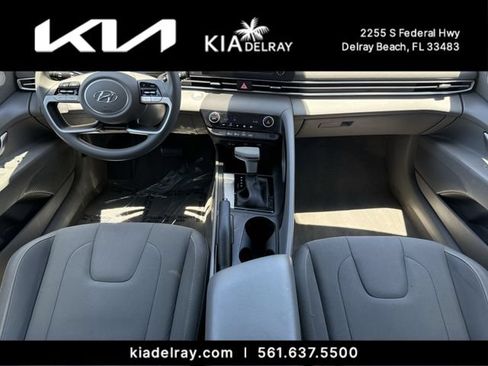 Used 2022 Hyundai Elantra SEL FWD image 10