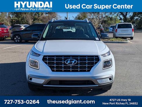 Certified 2023 Hyundai Venue Limited w/ Cargo Package image 8