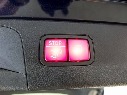 Used 2022 Mercedes-Benz GLC 300 4MATIC w/ Premium Package Lite image 31