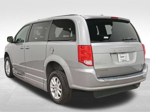 Used 2018 Dodge Grand Caravan SXT FWD image 6