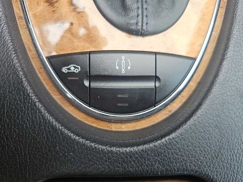 Used 2008 Mercedes-Benz E 550 Sedan image 18