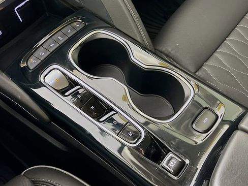 Used 2022 Buick Envision Avenir w/ Technology Package II image 23