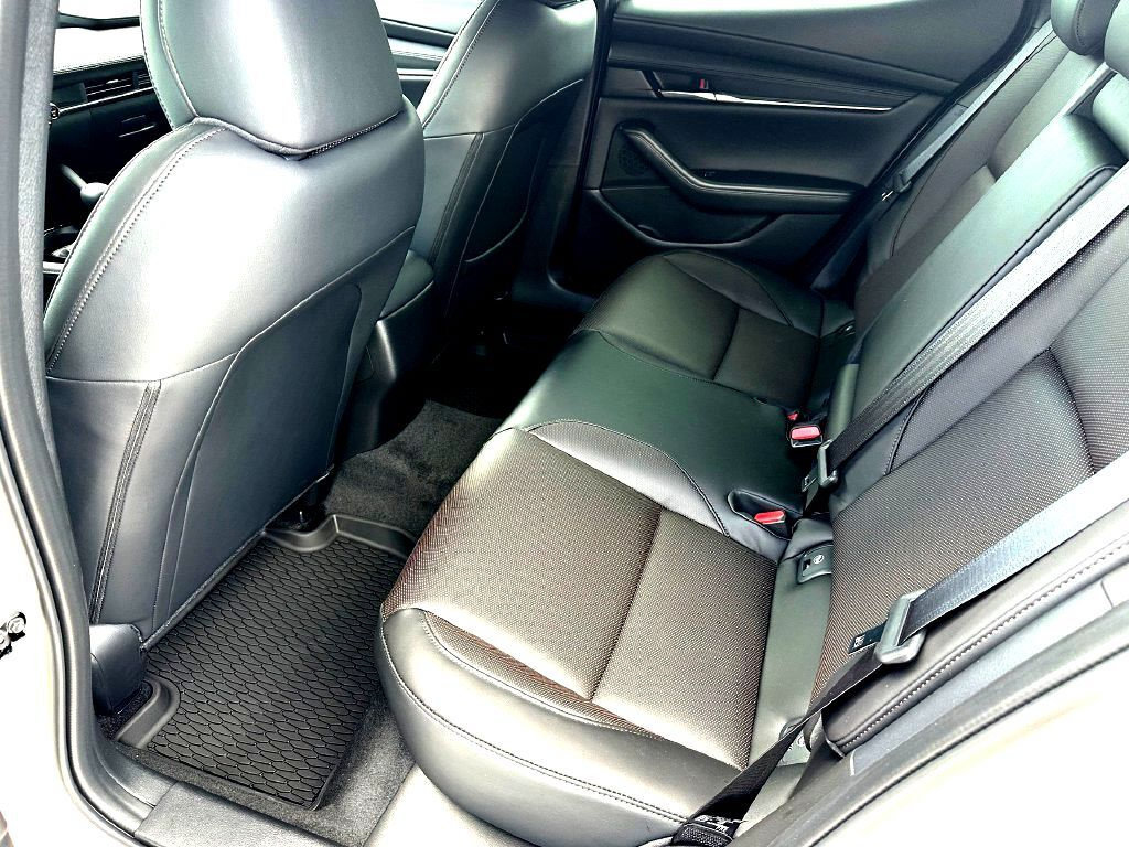 New 2026 MAZDA MAZDA3 2.5 S Hatchback w/ Premium Pkg FWD image 23