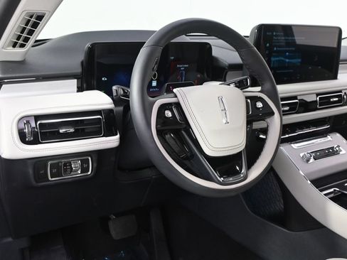 New 2026 Lincoln Aviator Reserve AWD/4WD image 11