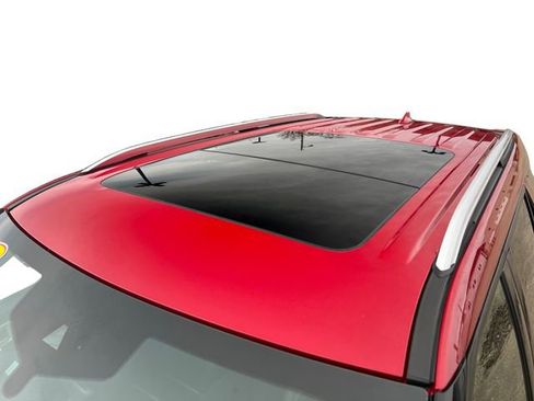 Used 2020 Ford Explorer Platinum w/ Premium Technology Package image 17