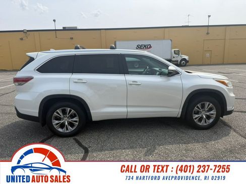 Used 2015 Toyota Highlander XLE AWD/4WD image 6