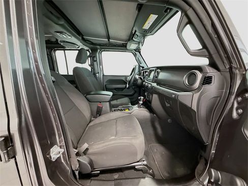 Used 2022 Jeep Wrangler Unlimited Sport image 23