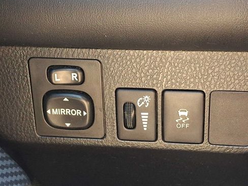 Used 2014 Toyota RAV4 Limited AWD/4WD image 25