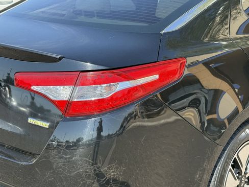 Used 2011 Kia Optima EX FWD image 7