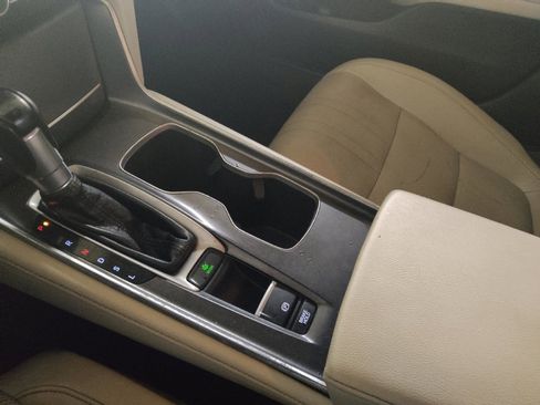 Used 2018 Honda Accord EX-L image 26