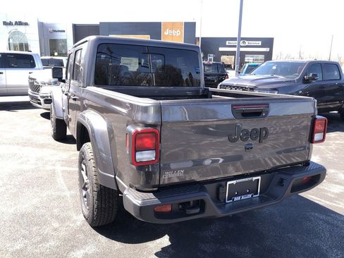 New 2026 Jeep Gladiator Sport AWD/4WD image 4