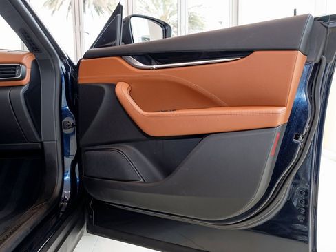 Certified 2022 Maserati Levante GT image 37