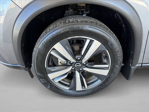 Used 2024 Nissan Rogue SL w/ SL Premium Package FWD image 23