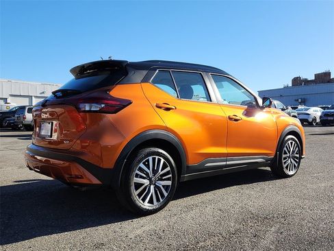 Certified 2024 Nissan Kicks SR w/ SR Premium Package image 7