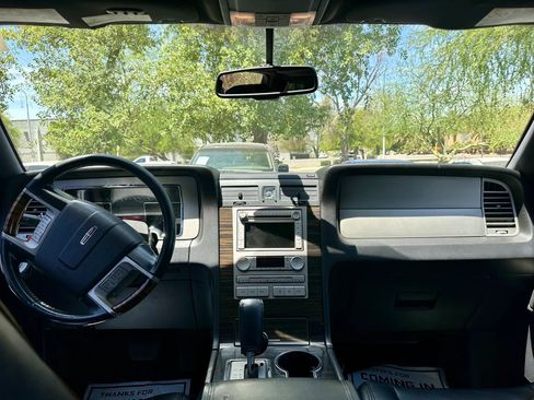 Used 2007 Lincoln Navigator 2WD image 11