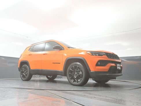 New 2026 Jeep Compass Latitude AWD/4WD image 38