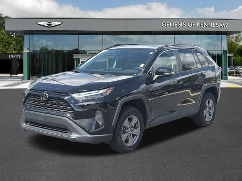 Used 2024 Toyota RAV4 XLE FWD image 3