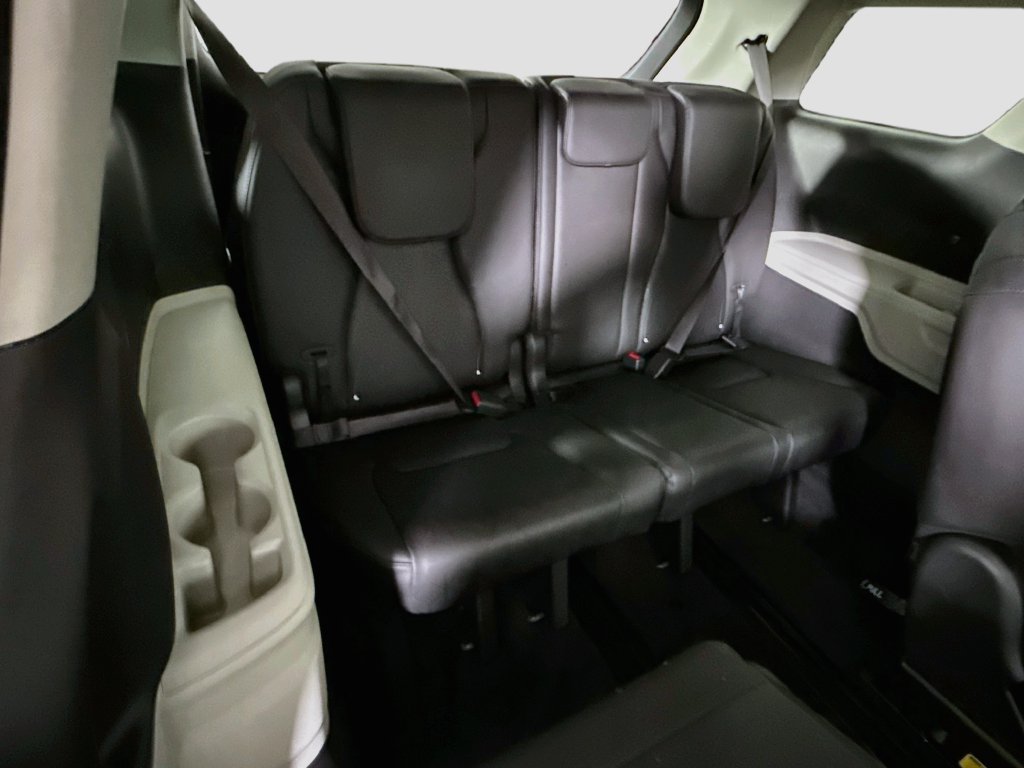 Used 2022 Kia Carnival LX FWD image 30