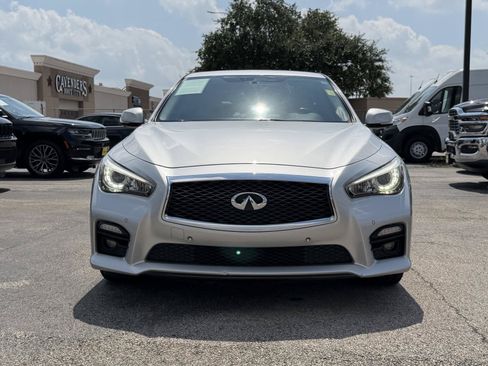 Used 2015 INFINITI Q50 w/ Deluxe Touring Package RWD image 3