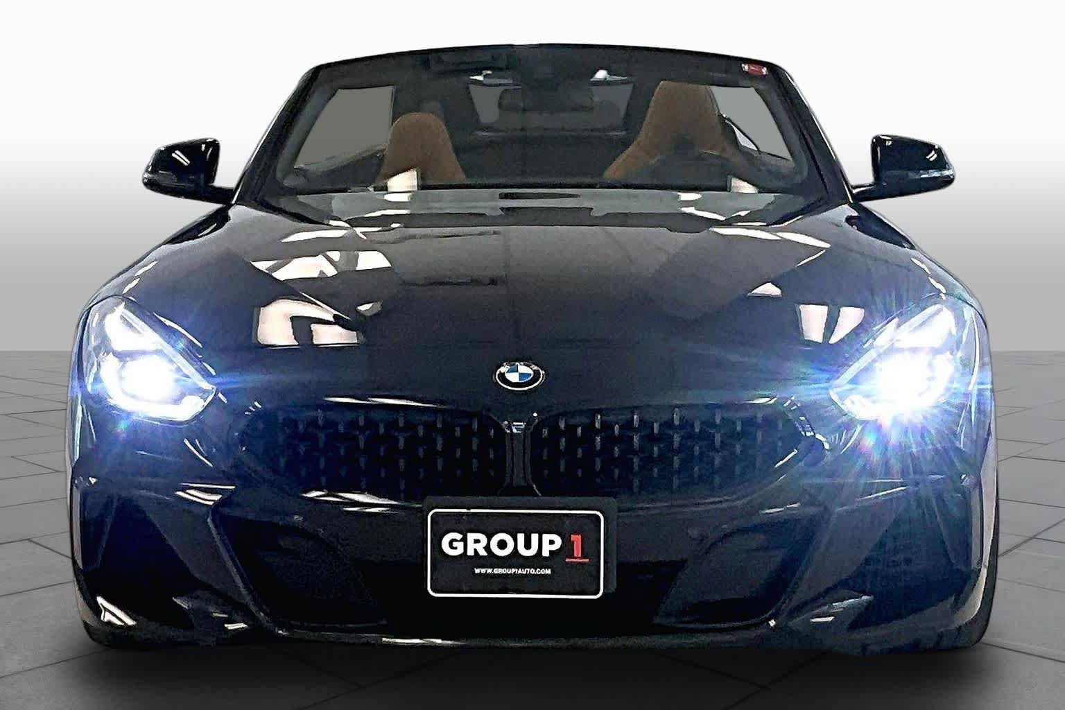 Used 2022 BMW Z4 M40i w/ Premium Package RWD image 3