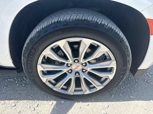 Used 2022 GMC Yukon Denali RWD image 32