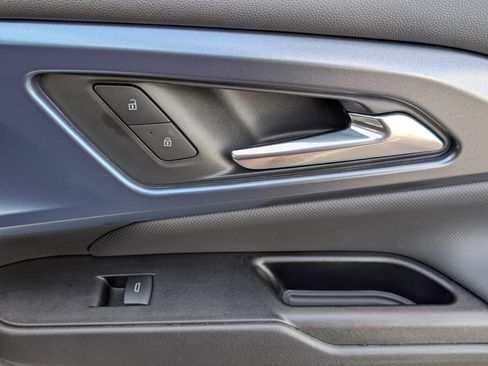 Used 2024 Chevrolet Equinox EV LT image 22