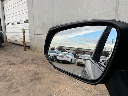 Used 2025 Toyota RAV4 XLE image 20