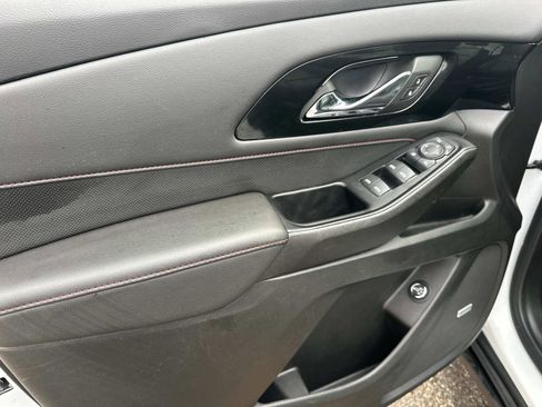 Certified 2023 Chevrolet Traverse RS w/ LPO, Floor Liner Package image 16