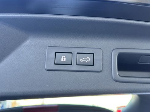 Used 2025 Subaru Forester Limited w/ Popular Package image 25