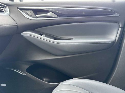 Used 2024 Buick Enclave Premium image 13