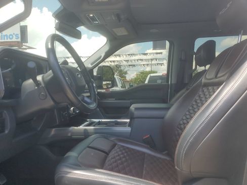 Used 2024 Ford F250 Lariat w/ Lariat Ultimate Package AWD/4WD image 8