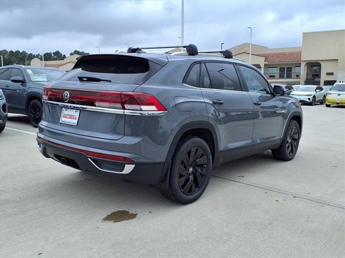 New 2026 Volkswagen Atlas Cross Sport SE FWD image 6