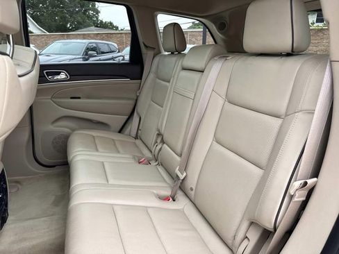Used 2015 Jeep Grand Cherokee Overland w/ Trailer Tow Group IV RWD image 15