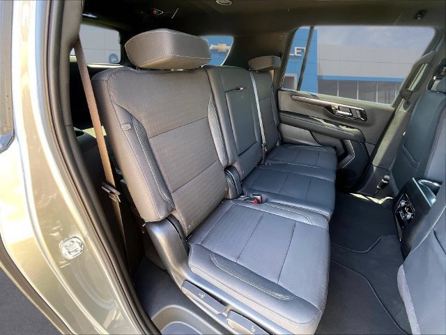Used 2026 Chevrolet Suburban LS AWD/4WD image 11