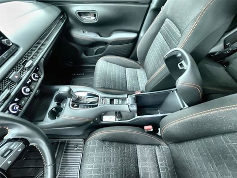 Certified 2025 Honda HR-V Sport image 17