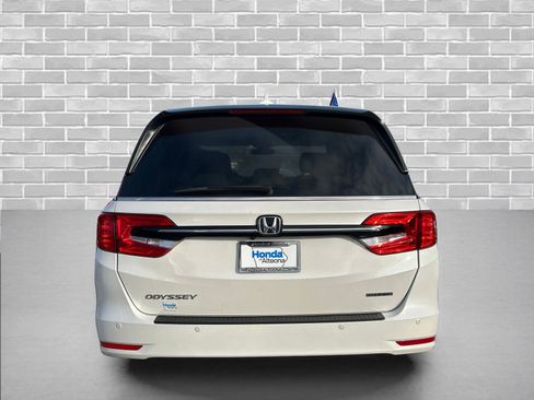 Used 2023 Honda Odyssey Touring image 4