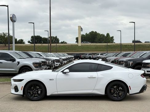New 2026 Ford Mustang GT RWD image 3