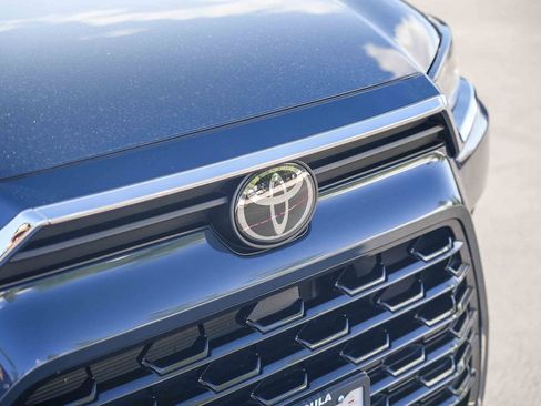 Certified 2024 Toyota Grand Highlander XLE image 3