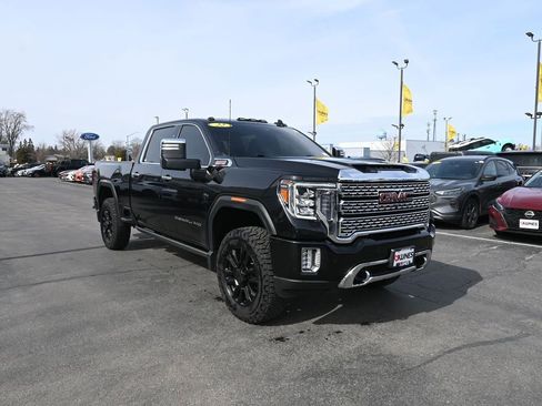 Used 2022 GMC Sierra 2500 Denali w/ Denali Black Diamond Edition image 6