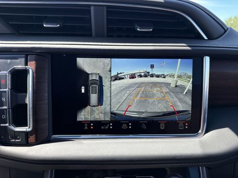 Certified 2023 GMC Yukon Denali Ultimate AWD/4WD image 17