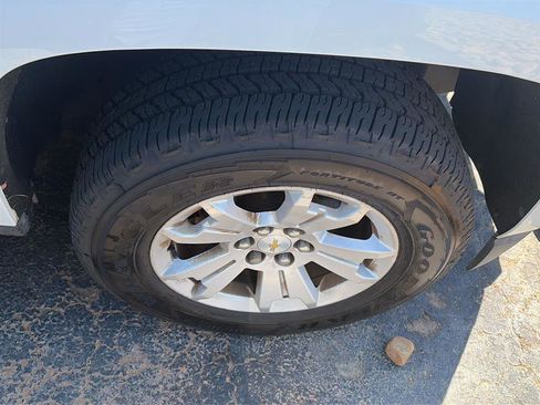 Used 2016 Chevrolet Colorado LT w/ LT Convenience Package image 11