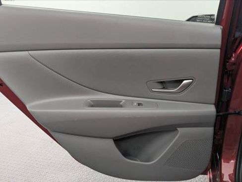 Used 2025 Hyundai Elantra SE FWD image 16