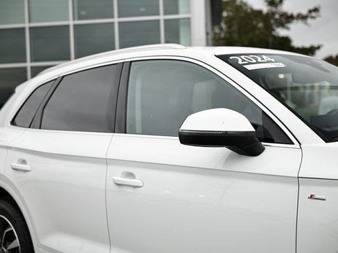 Certified 2024 Audi Q5 2.0T Premium w/ Convenience Package image 5