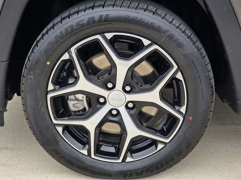 Used 2024 Jeep Compass Limited AWD/4WD image 12