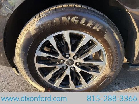 Used 2025 Ford Expedition Platinum image 33