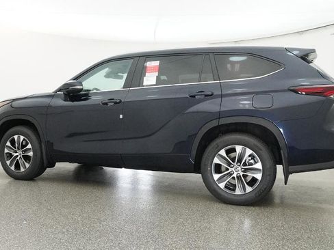 New 2026 Toyota Highlander XLE image 50